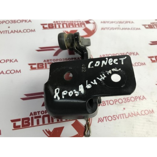 Ролик правой раздвижной двери средний в сборе Ford Connect 2002-2013 6T16V26800AB